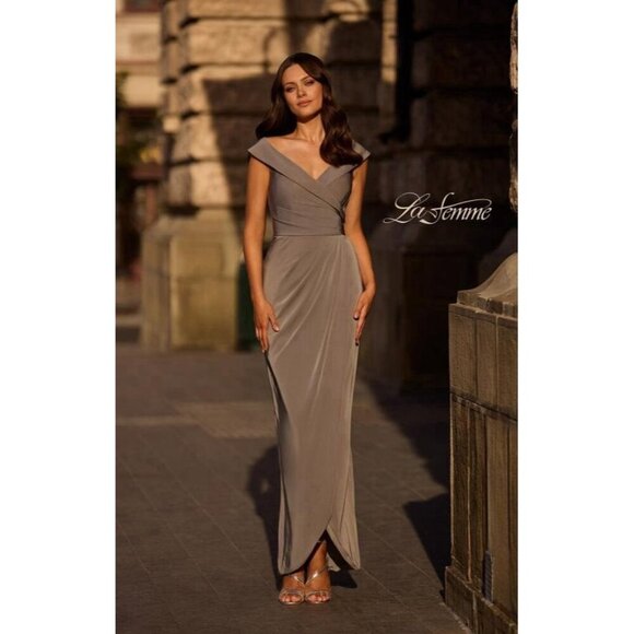 La Femme Size 14 Gray 25206 Surplice Off the Shoulder Column Cocktail Gown Dress - Picture 1 of 12